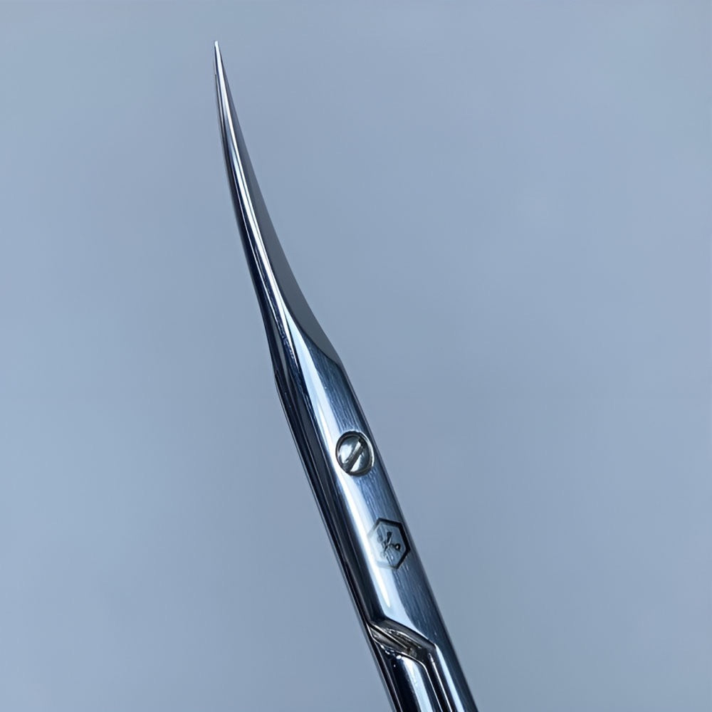 Professionelle Nagelhautschere HERA CO 728 mit feiner Spitze für Maniküre und Pediküre
