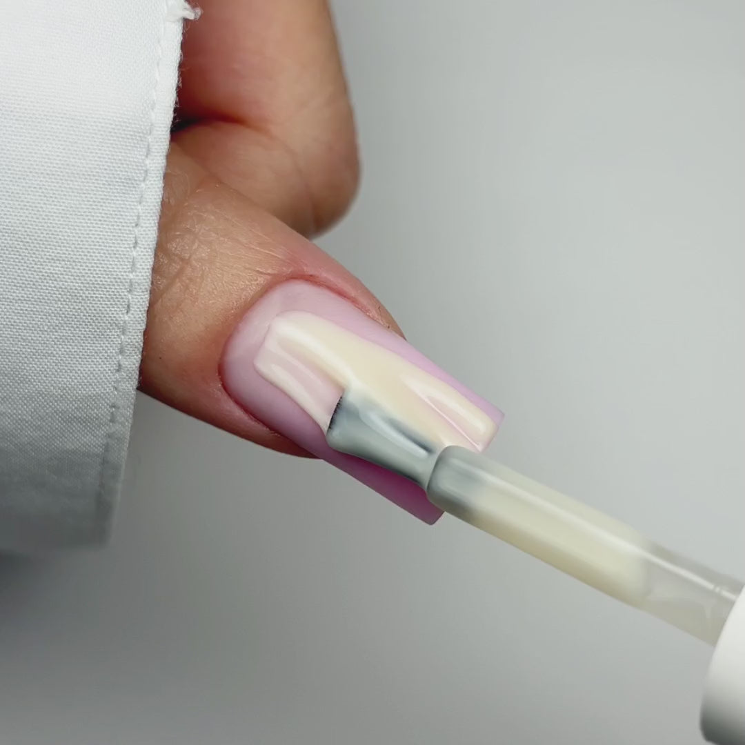Video laden: JOIA  PolyLiquid Gel vegan  Milky Touch 8ml