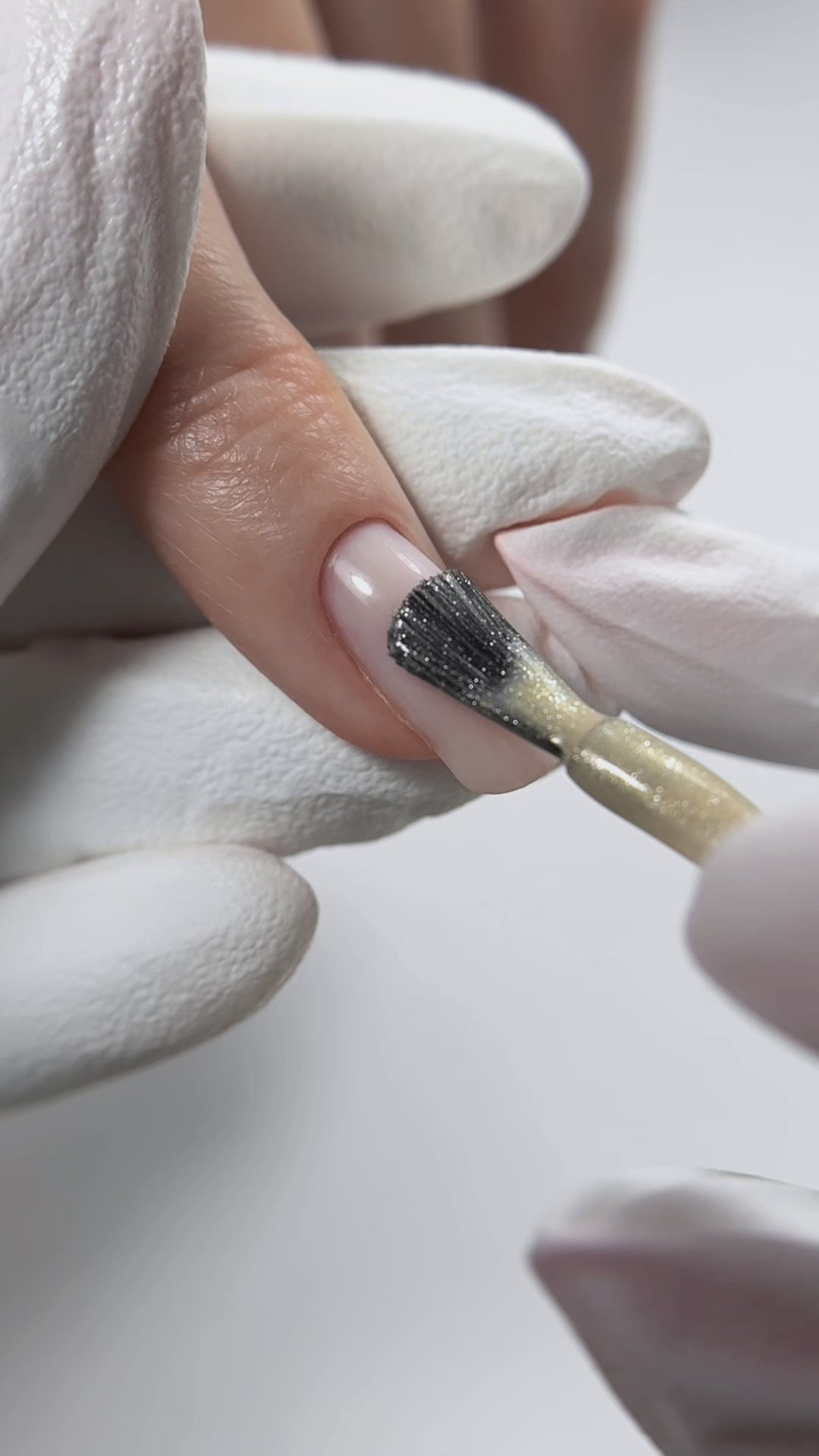 Video laden: Kinetics Nagellack SolarGel #671 Polish Glow 15ml