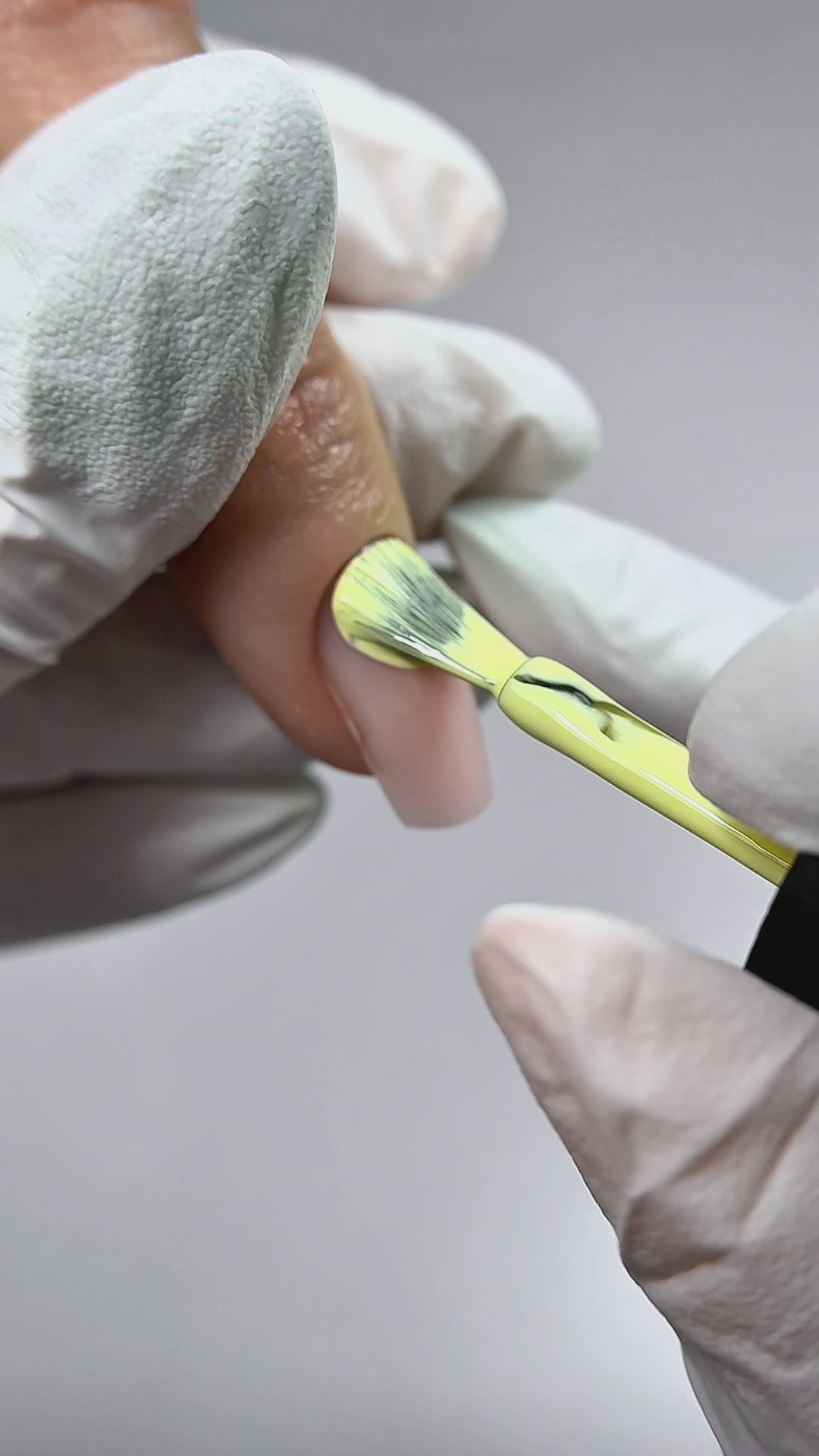 Video laden: Kinetics Nagellack SolarGel #675 SOFT 15ml