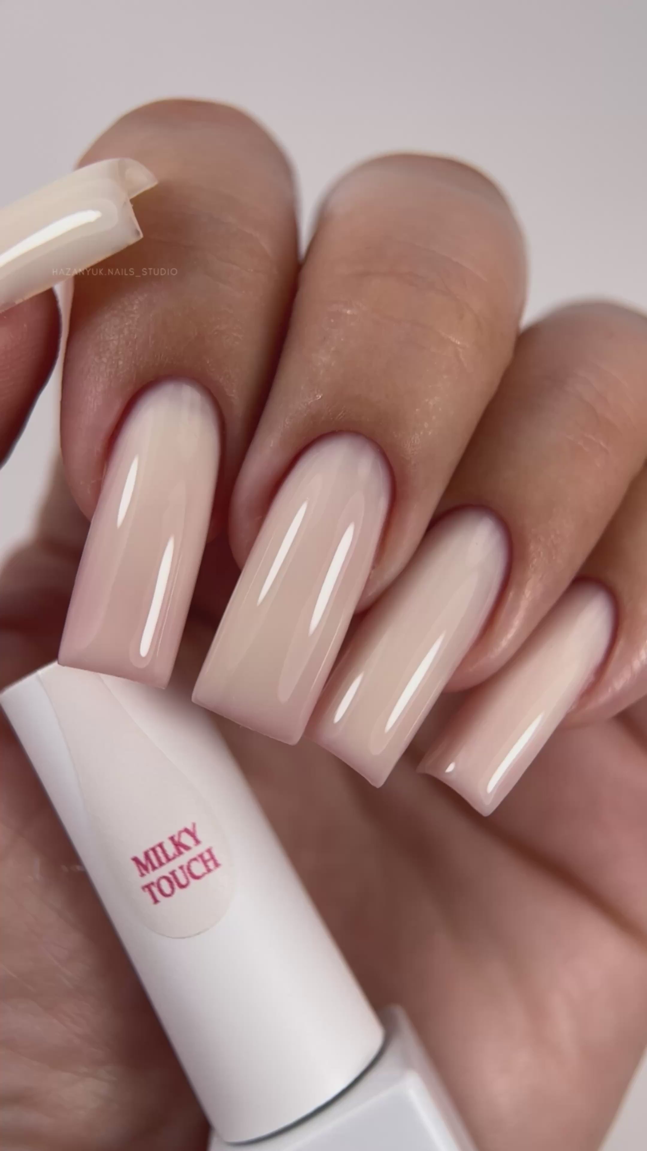 Video laden: JOIA  PolyLiquid Gel vegan  Milky Touch 8ml