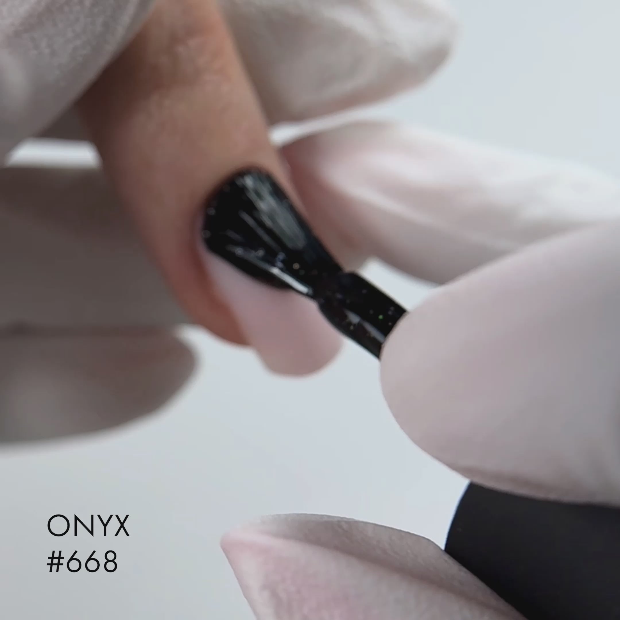 Video laden: Kinetics Nagellack SolarGel #668 Polish Onyx 15ml