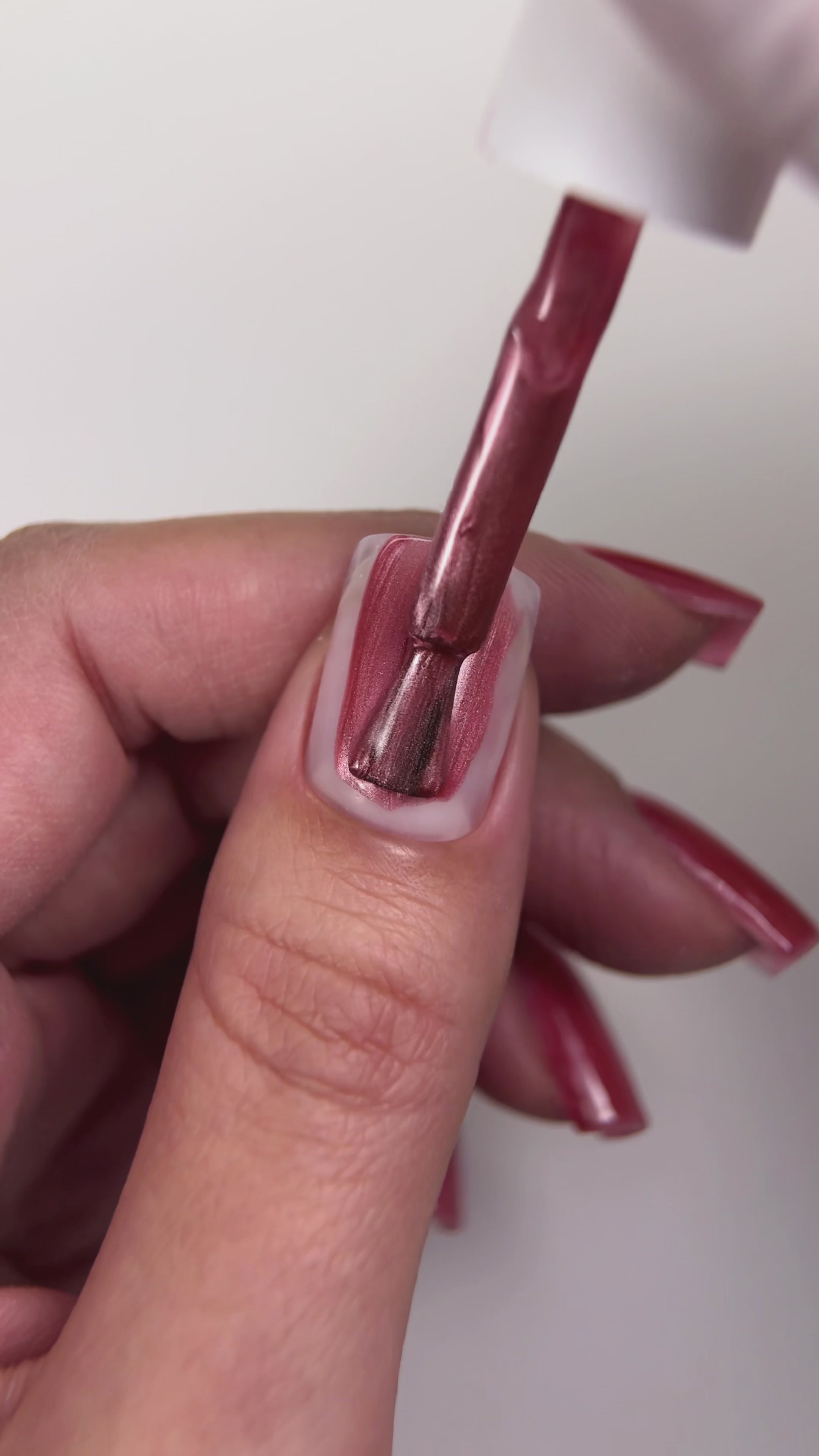 Video laden: JOIA Gel Polish vegan Cat Eye Signal Trace №04CE  , 6ml