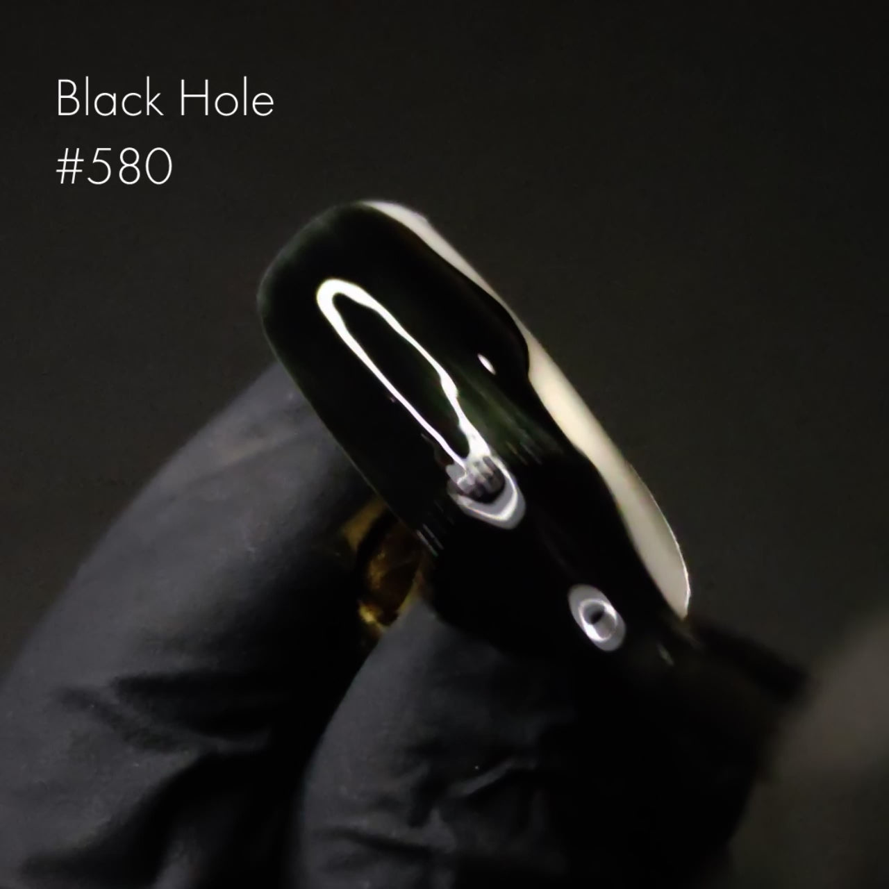 Video laden: Kinetics Nagellack SolarGel #580 Polish Black Hole 15ml